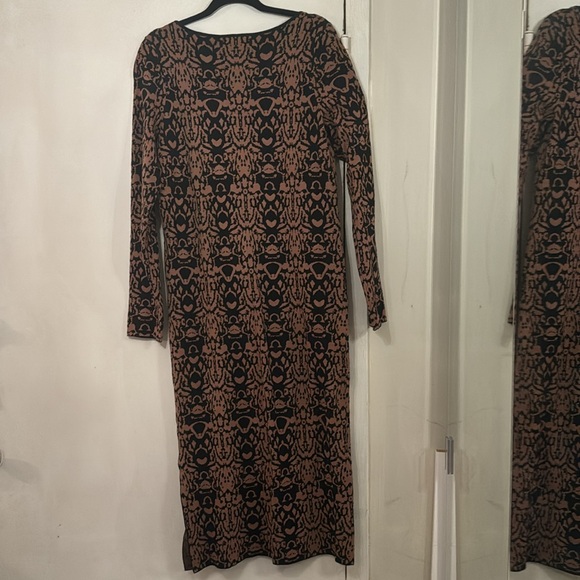ELIE TAHARI gorgeous sweater dress in a brown/black knit print- like new in Sz.L - Picture 7 of 10